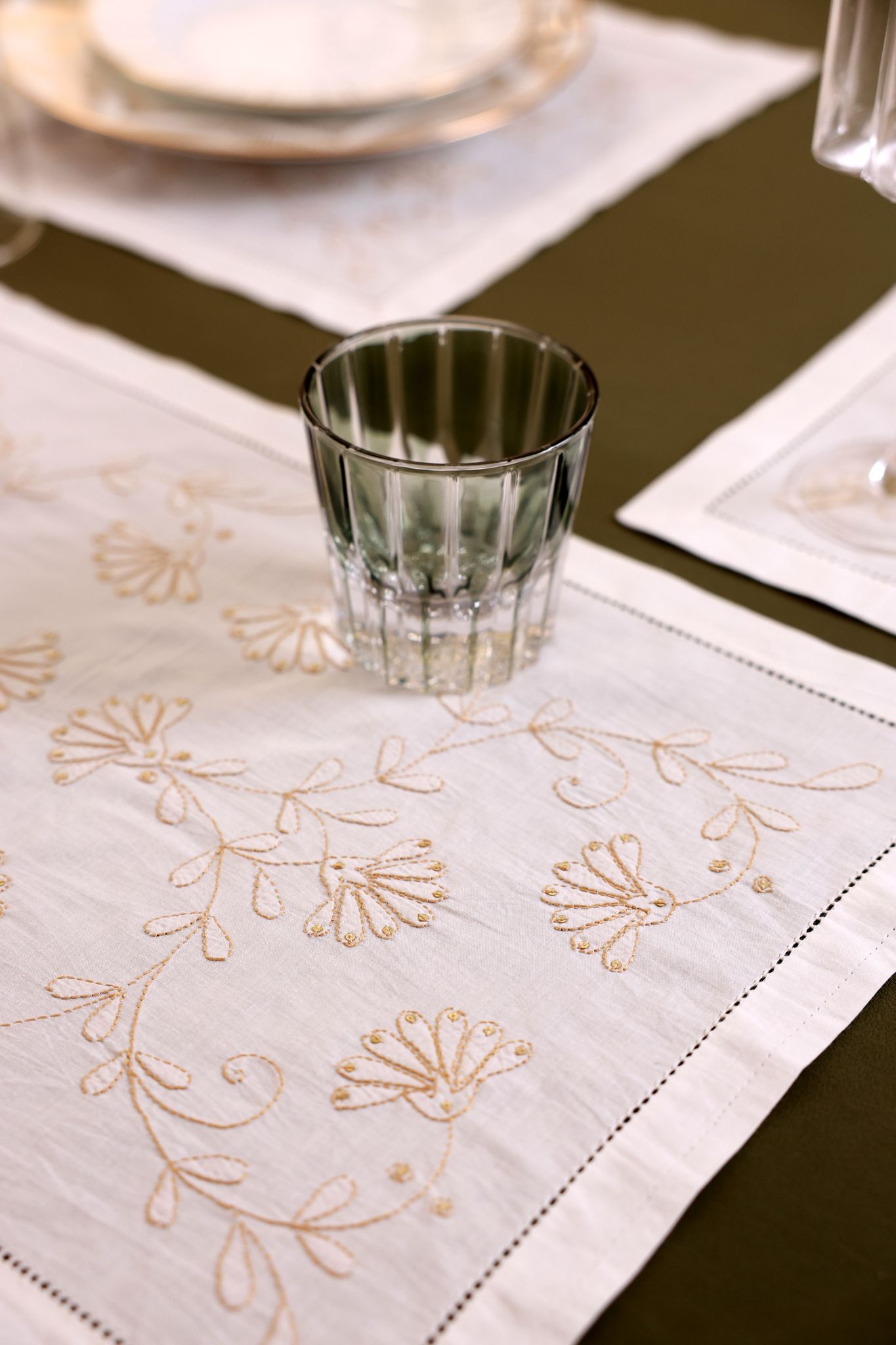 Table Manners Gold Royale Table Mat | Set of 4