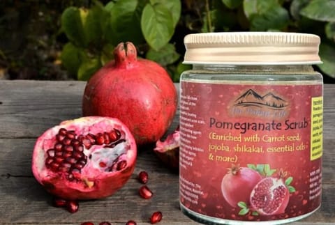 The Pahari Life Pomegranate Scrub 75gm