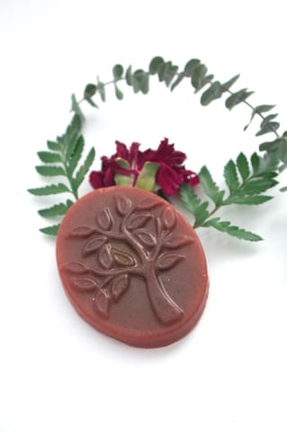 Daivik Moringa Chandan & Saffron Soap | 100g